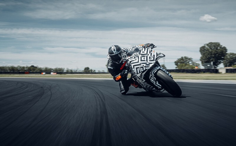 KTM Roars Ahead: Unleashing the KTM 990 RC R, Release Dates & Key Features